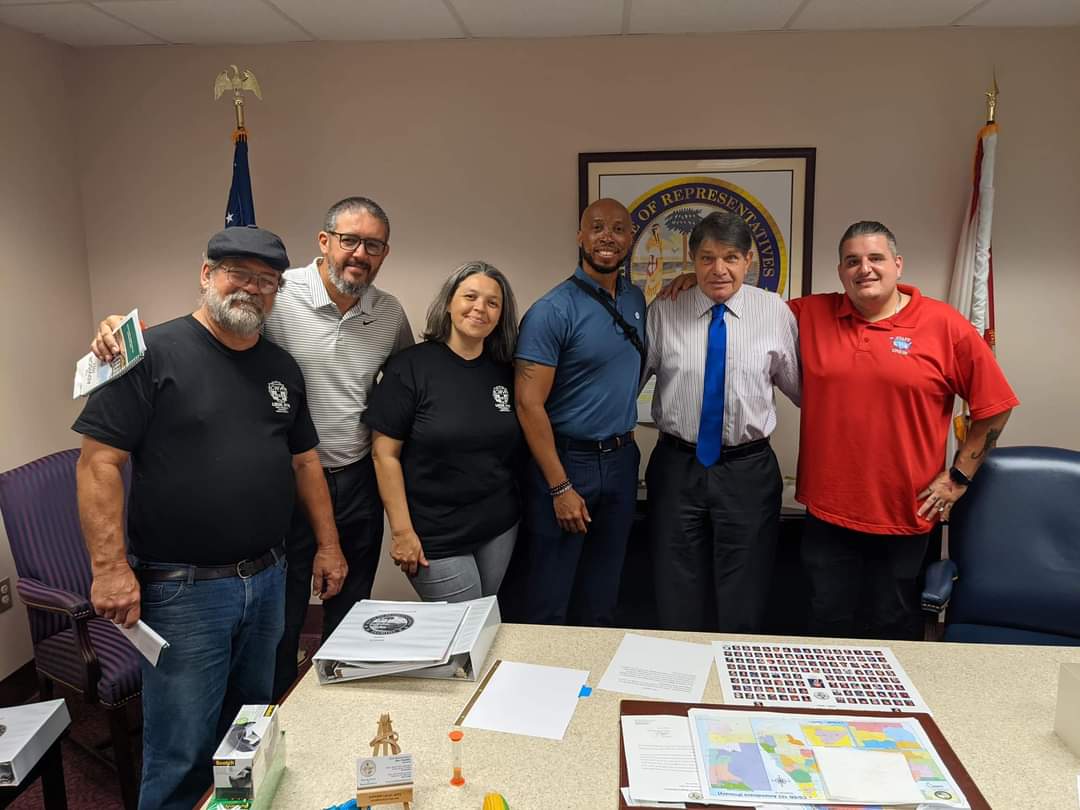 RepJoeCasello's tweet image. Unions built our country.

I’m proud to stand with constituents from our local @CWAUnion who came all the way up to Tallahassee to have their words heard.