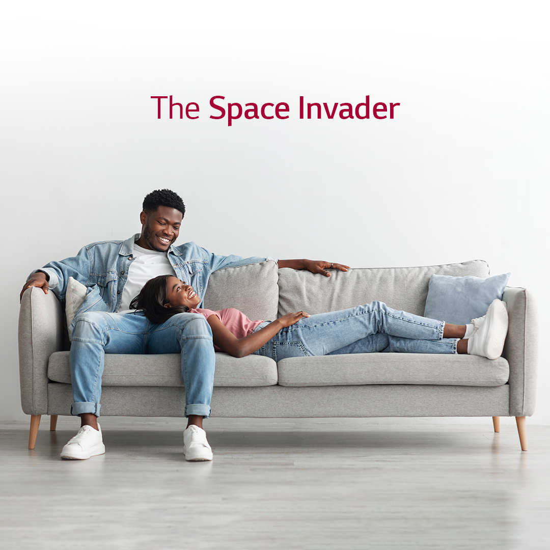 LGSouthAfrica's tweet photo. The LG NanoCell’s wide viewing angles make colours look pure and accurate no matter where you sit in the room 👀. 

How do you like to sit on the couch? 

 #LifeMadeGoodWithLG  #InnovationForABetterLife https://t.co/lJuxts8liF