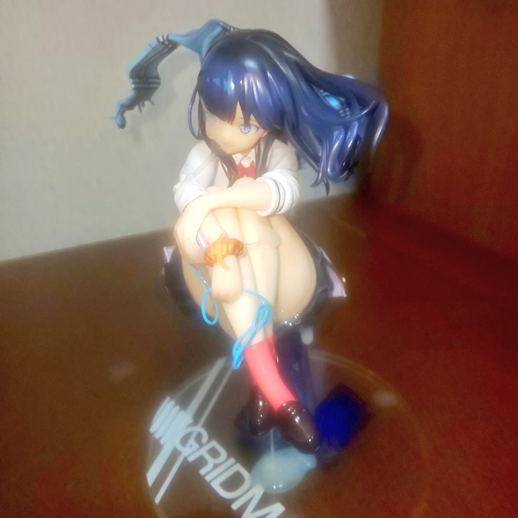 bbbbbukkake's tweet photo. 購入してからかなり時間経ちましたが！ついにグッ○マさんの六花にbukkakeしてやりました～！😃💙

小物は破損がコワくてマフラーのみ。片手で持ちながら致しました！🍼💦
難易度高かった！私以外でこの六花にかけてる方御存知でしたら是非教えてください！
#フィギュアぶっかけ https://t.co/YLH9tqX8nH