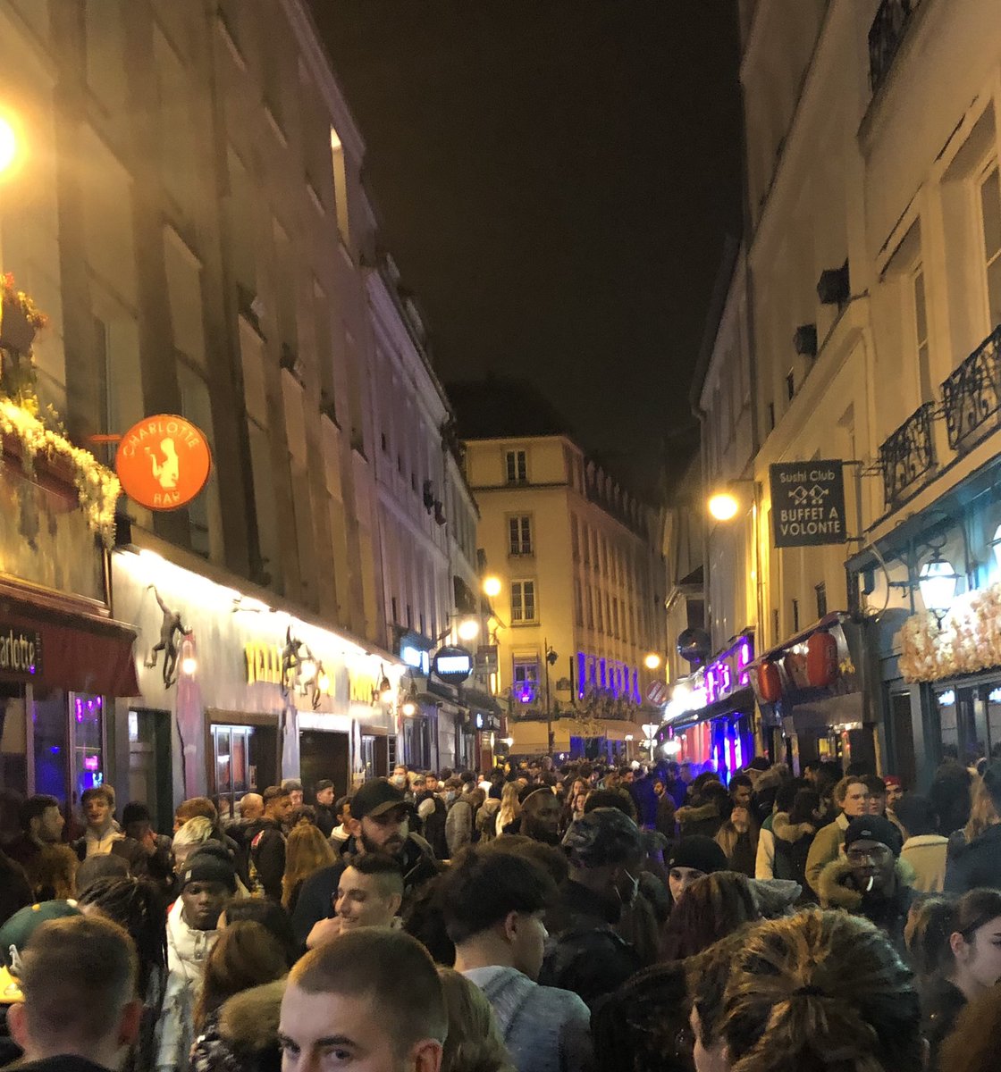 ColRueDeLappe's tweet photo. Les autorités sont alertées régulièrement de ces nuisances mais laissent perdurer le problème : @prefpolice, police municipale, @Paris, @Mairiedu11.

Les riverains, excédés, se sont donc constitués en collectif. 

Habitants de la rue de Lappe et du quartier, rejoignez-nous ! https://t.co/yAeDOKUZoT
