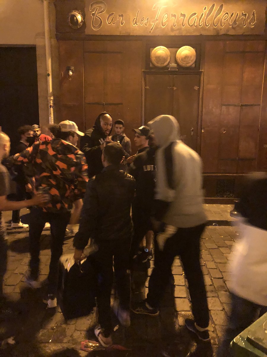 ColRueDeLappe's tweet photo. Les autorités sont alertées régulièrement de ces nuisances mais laissent perdurer le problème : @prefpolice, police municipale, @Paris, @Mairiedu11.

Les riverains, excédés, se sont donc constitués en collectif. 

Habitants de la rue de Lappe et du quartier, rejoignez-nous ! https://t.co/yAeDOKUZoT