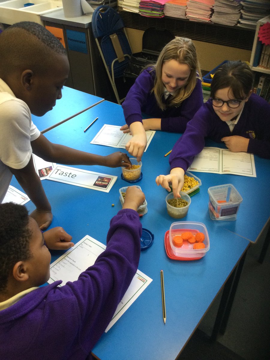 StMarys_Hinck's tweet photo. Cousteau using their senses to investigate veg. @VegPowerUK @PrueLeith #eatthemtodefeatthem #exploringfood #centralnews https://t.co/PydNpLPW2R