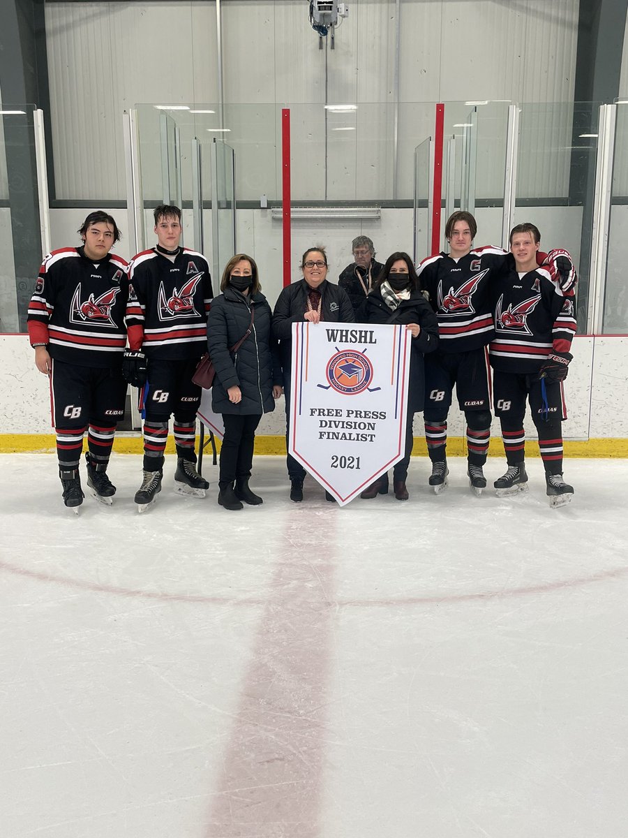 cbLRSD's tweet photo. Congratulations to the boys hockey team on their great season! The friendships and memories made this season will last a lifetime. Thank you to the players, coaches and all those involved for their time and dedication in this memorable season! #CudaHockey https://t.co/A3hsa8kPTL