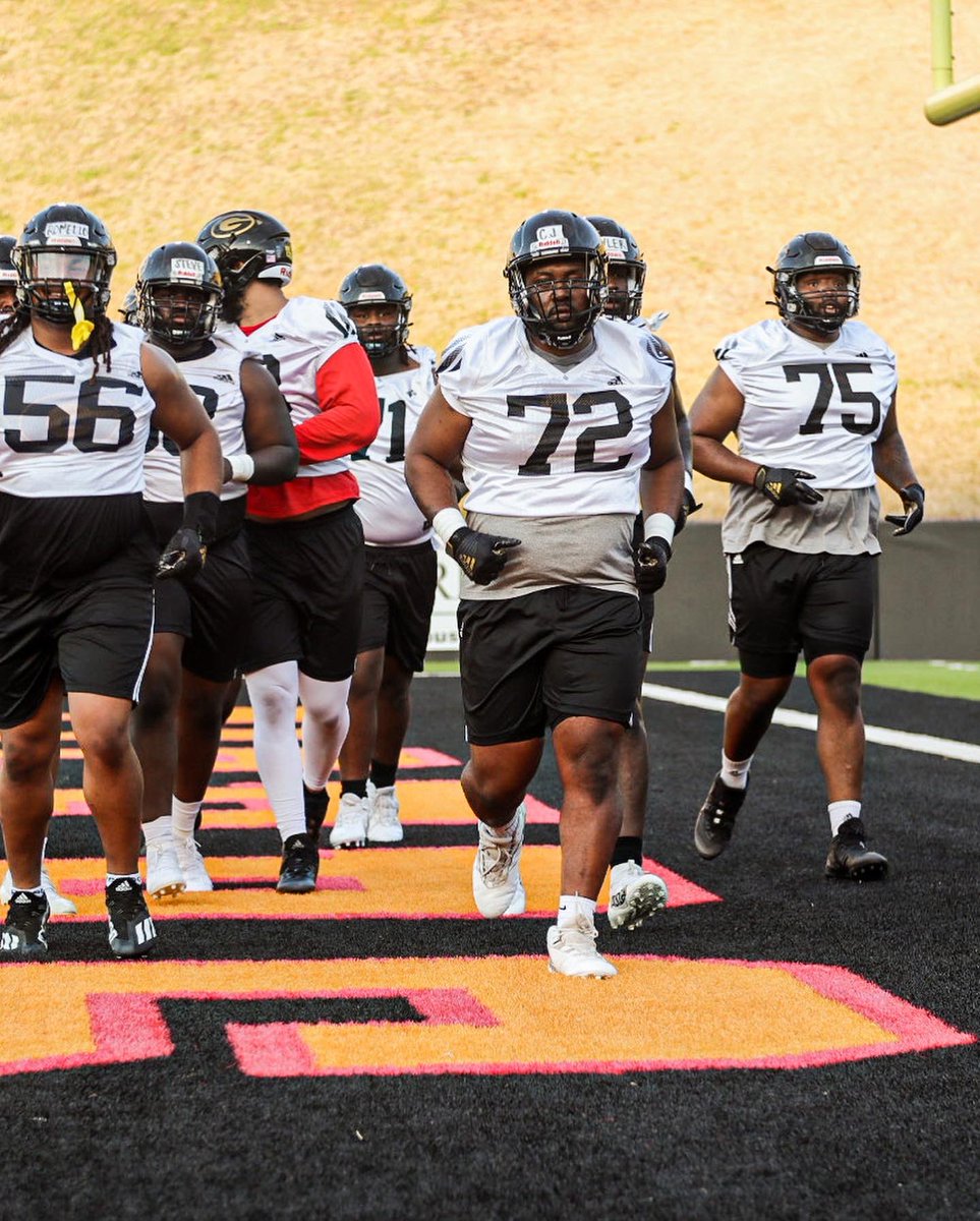 GSUFootball01's tweet photo. Getting better every single day🐅

#GramFam #RaiseTheBar #GMen22 https://t.co/bMio7sTl7S
