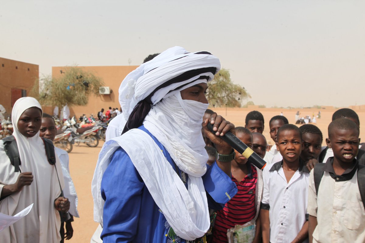 Cipmen's tweet image. Allôôô Agadez es -tu prêt? La caravane de la foire de l'emploi 2ème édition a déjà commencé à sillonner la ville en marge de la foire qui se déroulera du 15 au 16 mars prochain à La Maison de la Culture de Laya 
Venez nombreux vivre ces moments inédits! 
#OIM #cipmen #AICS #UNPBF