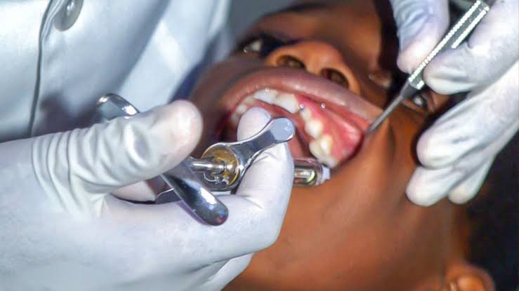SynergyQue's tweet photo. Nobody:
Remove one 
1. DJSYNERGY LIFESTYLE 4.0
2. SEX
3. $600 million Dollars
4. YOUR TEETH
@ArtsZzadora @djgunz9ja @nwanyiobioma1 @ogene_ogbodo @EnuguGod 

ME:
REMOVE EVERYTHING https://t.co/hahehz6rXd