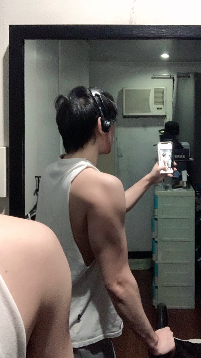 mavericklacson's tweet photo. 👀 #pasimflex https://t.co/uPnIJpsOeE