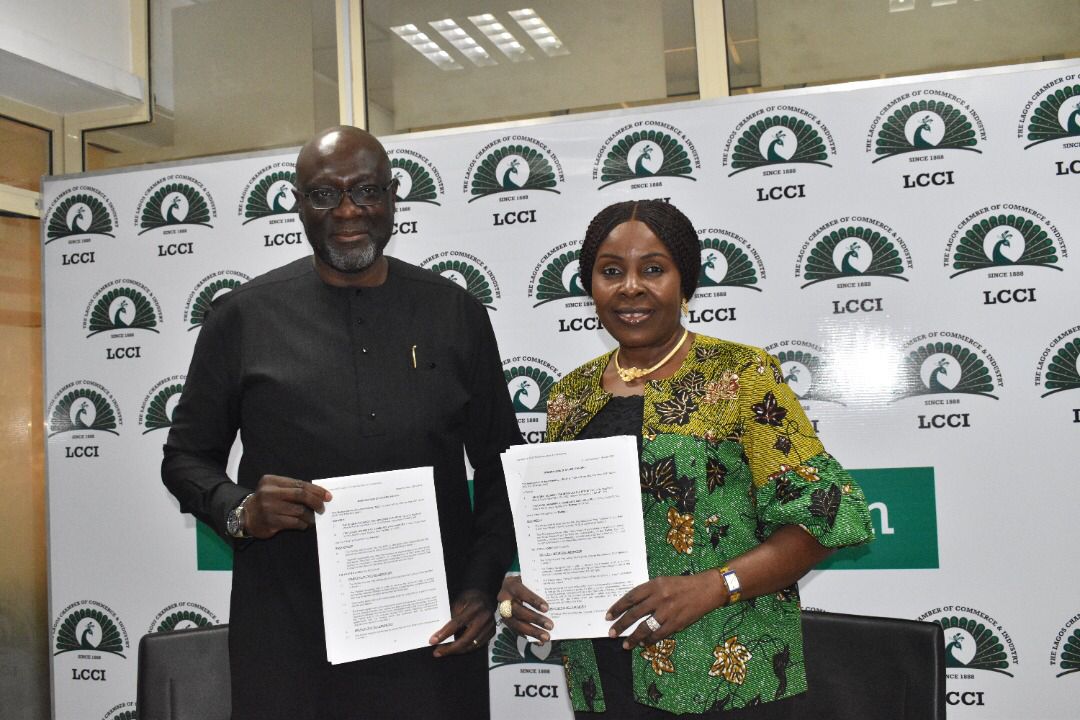 SUNBizNetNG's tweet photo. SBN signed an MoU with the @lagoschamber88 
The MoU is focused on synergizing efforts by identifying opportunities to support the strengthening of public private engagement to address malnutrition, providing business leaders with basic nutrition &amp; food safety training. https://t.co/9lIAspeO3x