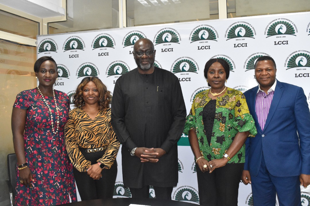 SUNBizNetNG's tweet photo. SBN signed an MoU with the @lagoschamber88 
The MoU is focused on synergizing efforts by identifying opportunities to support the strengthening of public private engagement to address malnutrition, providing business leaders with basic nutrition &amp; food safety training. https://t.co/9lIAspeO3x
