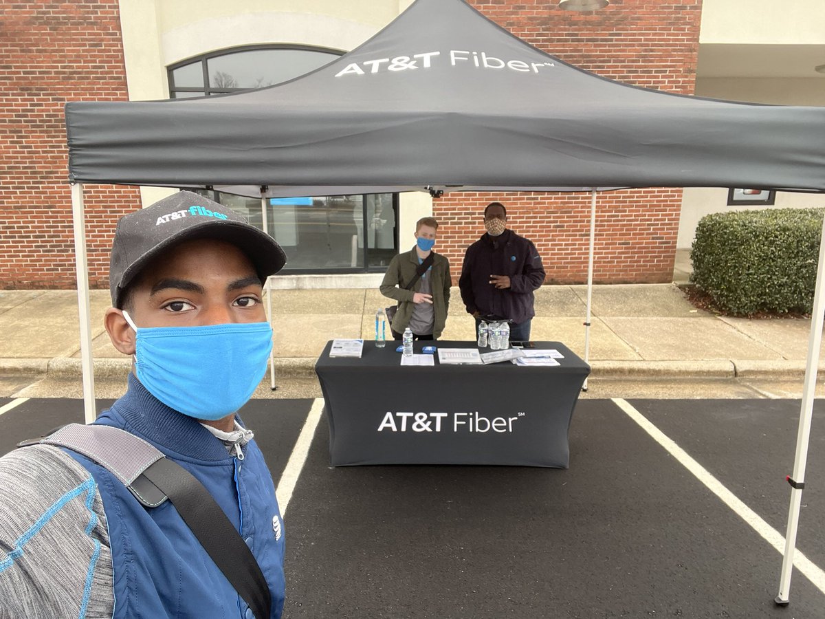 CoachMel__'s tweet photo. #3GSunset Inside & #Fiber Tent Outside‼️ Yesterday we set up a Fiber Tent outside the store and we’re able to welcome 2 to members to our Fiber Family😎 #LifeATAtt🌐
@Shawn6222 @jerryfornwalt @BuegelerS @crystolyte0310 @SoCalDP https://t.co/AKXd0S0zGn