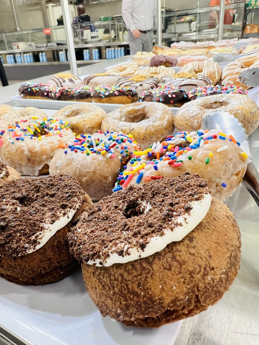 Have you always wanted to try District Donuts?  Well today you can do just that at the Longworth Cafeteria!! @HillEats @thehill @DistrictDonuts @CAOHouse @sodexoUSA