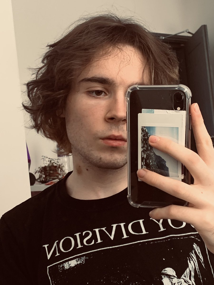 groupieloverrr's tweet photo. good afternoon little gay people in my phone https://t.co/SmZgLvJAQX