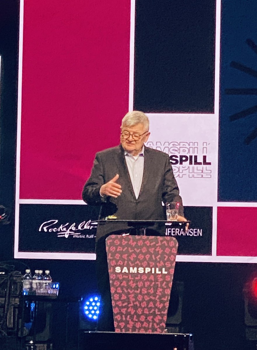 Joschka Fisher på Rockefeller, @Norskoljeoggass sin årskonferanse: Putin-regimets aggresjon mot Ukraina vil forandre Europa mer enn murens fall. Stabile energileveranser fra Norge blir viktigere enn noensinne.