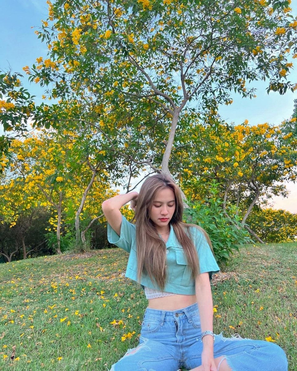 dinotawanz's tweet photo. miyin in garden w/ 🌳🍃💨☀️

( #NamneungBNK48 🤍🧸 ) https://t.co/utLVVX5Whq