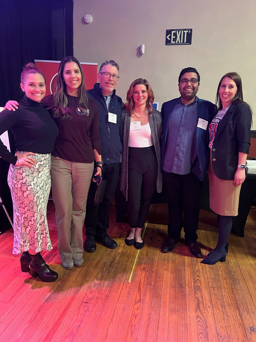 DollySerrant's tweet photo. Great #networking event yesterday at the #LagersLeaders in @IndyFringe and great insights and recommendations from @CoachMarkLowry, head coach of @IndyEleven! https://t.co/E7LJVYG424