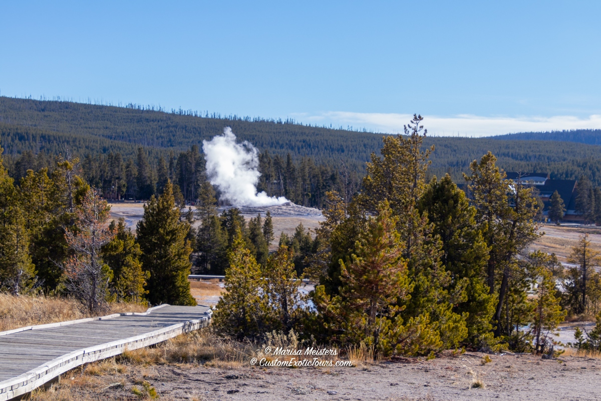 WorldwideXplore's tweet photo. Need help planning your #Yellowstone getaway? Let our FREE planning guide help: https://t.co/1stsJHwcjx

#TRLT #landscapephotography #NationalParks #postcardsfromtheworld #naturelovers #UNESCOworldHeritage #oldfaithfulgeyser #geologicalwonders #otherworldly #eruption #oldfaithful https://t.co/gpScHqL9Xv