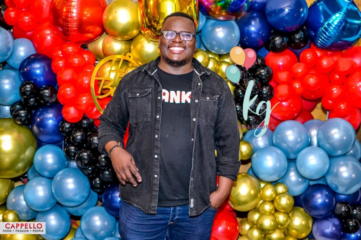 ksebabe's tweet photo. @Solphendukaa Can you atlist send a shout to the podcast for the beautiful photo booth that I've created🙏🎈 https://t.co/luiTZVrXpB