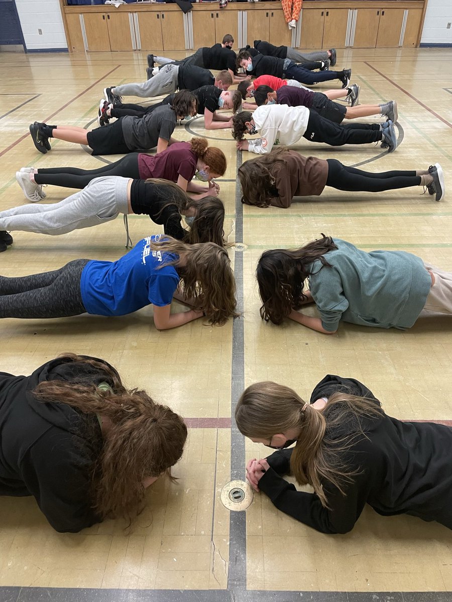 mygrade8squad's tweet photo. Plank-off 💪🏻🏋️ Way to go Grade 8s! @SMCDSB_SJA https://t.co/Wm69NkLjnV