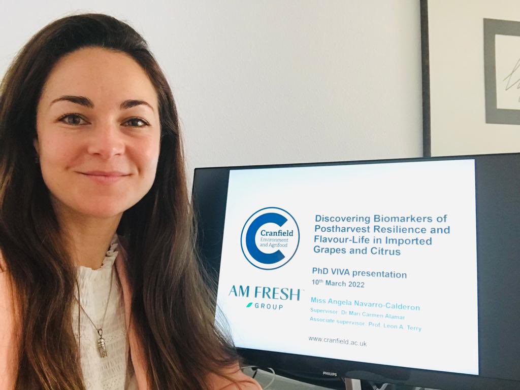 CranPostharvest's tweet photo. Congrats to @angelanavarro00 who has passed her #PhDviva today! Dr Navarro-Calderón has work towards ‘Discovering biomarkers of #postharvest resilience and flavour-life in imported #grapes & #citrus’ in a project sponsored by #AMCgroup and supervised by @MC_Alamar & @terry_prof https://t.co/I4XLpJ36PF