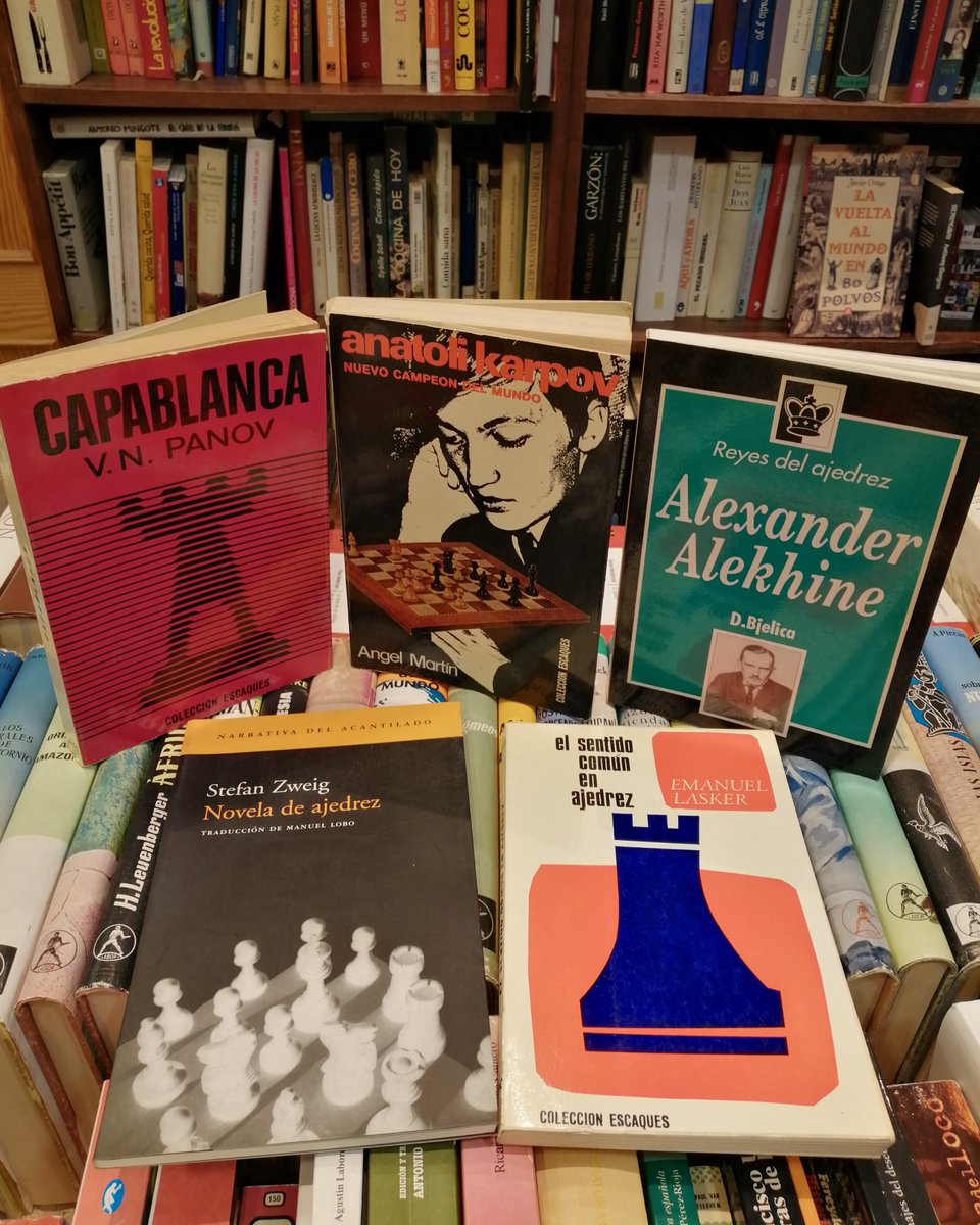libreriapraga's tweet photo. Nos han llegado esta colección espectacular sobre el mundo del ajedrez. Ediciones clásicas en perfecto estado.

#segundamano
#librousado
#libreríadeviejo
#librosdeajedrez https://t.co/ihahUs1U5U