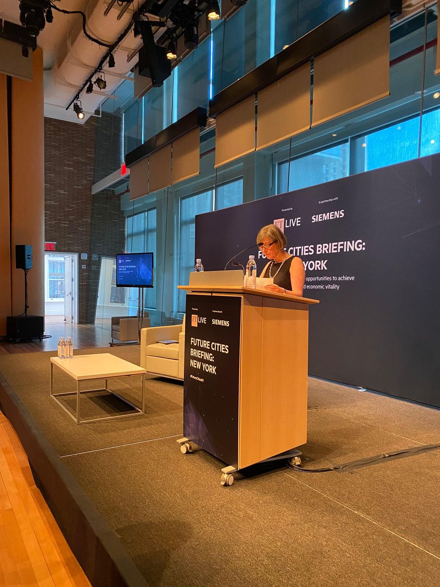 ftlive's tweet photo. LIVE: join us for the #FutureCitiesNY breakfast briefing taking place in-person @carnegiehall and online. Hosted with @siemensUSA, gain insights from our leading experts on the vital role SMEs play in the decarbonization journey. Last chance to register: https://t.co/xuP6Dx9BMq https://t.co/3CGGuqR1Sg