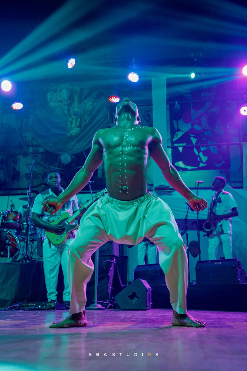 BENDANCERNG1212's tweet photo. A good leader wins a war... A *phenomenal leader avoids one. Listen! You do not change people's minds by the words you speak, but you inspire change in their hearts by the life you live.* @BENJAMI48736948 

#Bendancer 
#Afrobeat 
#NEWDANCE https://t.co/KIJjXoyoLm