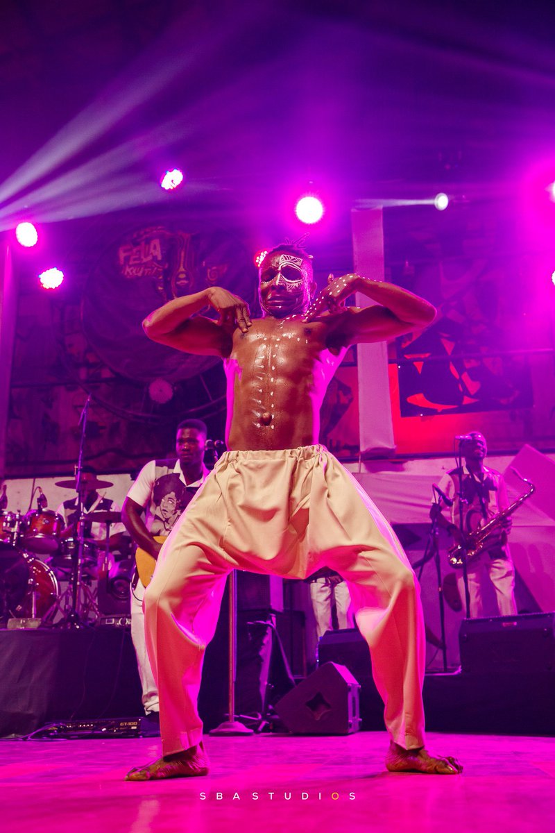 BENDANCERNG1212's tweet photo. A good leader wins a war... A *phenomenal leader avoids one. Listen! You do not change people's minds by the words you speak, but you inspire change in their hearts by the life you live.* @BENJAMI48736948 

#Bendancer 
#Afrobeat 
#NEWDANCE https://t.co/KIJjXoyoLm