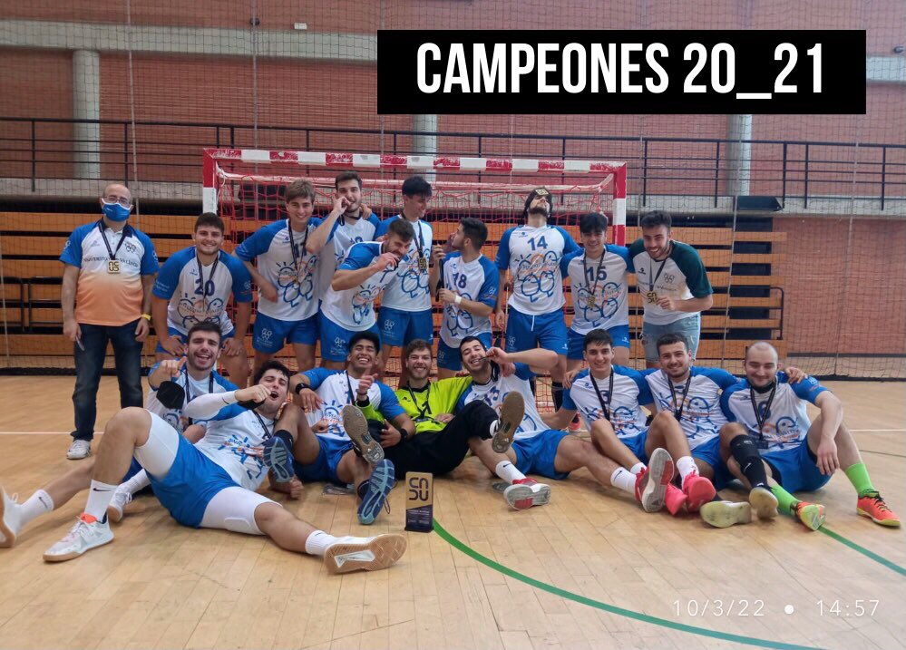 perdicom's tweet photo. Hemos vuelto a liarla, campeones CADU 21_22.
Estos chavales siguen haciendo historia. Son la REOSTIA. @UVesports_ @UV_EG @DavidFontBM @FranHidalgoQDP https://t.co/TKgS77EG40