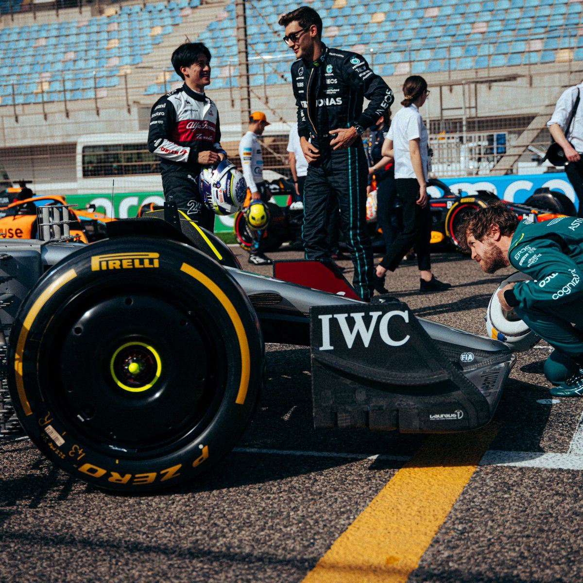 MercedesAMGF1's tweet photo. Inspector Seb is at it again. 🕵️‍♂️😂

@AstonMartinF1, come collect your man. 🙏 https://t.co/zmXbxRhYU7