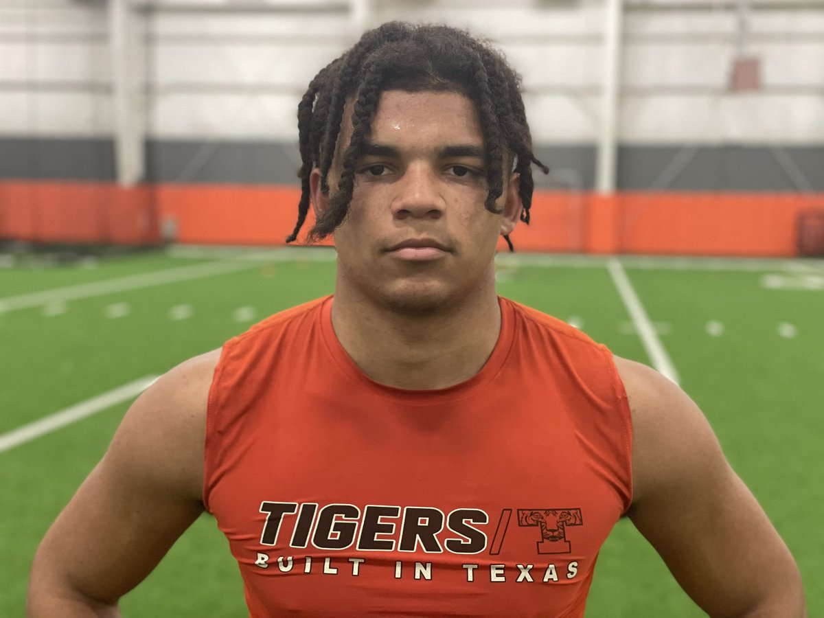 Texarkana Texas High 2024 RB Trystan Powell quickly catches the eye at 5-11, 210. He moved in from Texarkana Arkansas High and competes in the 4x1, 4x4, and the 100 on the track. Clocked an 11.5 100m last week 

<a href="/Trystanpowell06/">Trystan Powell</a> | @TexasTexarkana