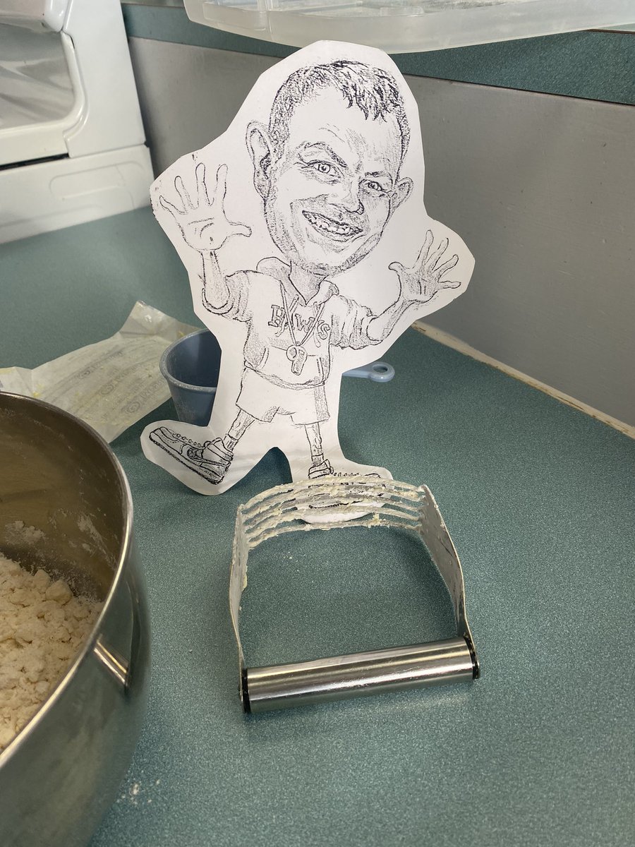 Abigailscott07's tweet photo. Turner making pie crust in Baking and Pastry! #TurnerToursVP @RobardsVPHS https://t.co/2bWQzCSXsd