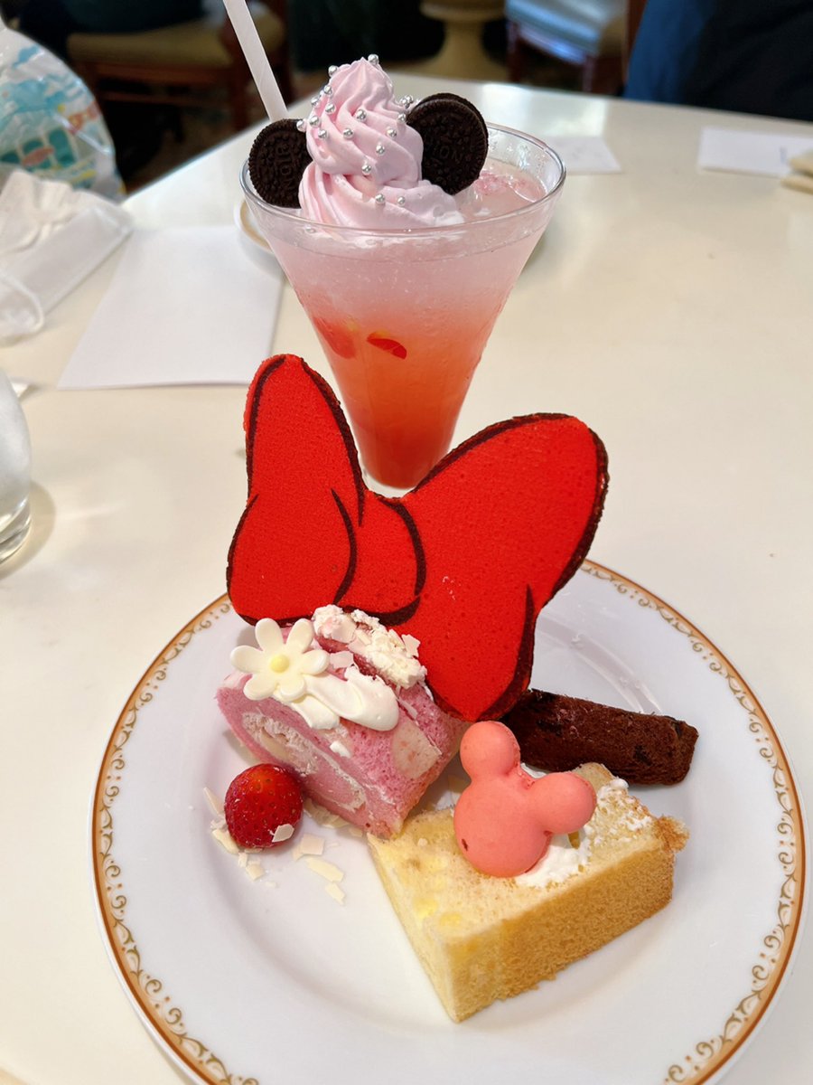 na_oxo_cha's tweet photo. 今日のシャーウッドガーデンもかわいいし堪能できたし最高な2日間でした( ˶'-'˶).ᐟ .ᐟ https://t.co/04zb1Ith51