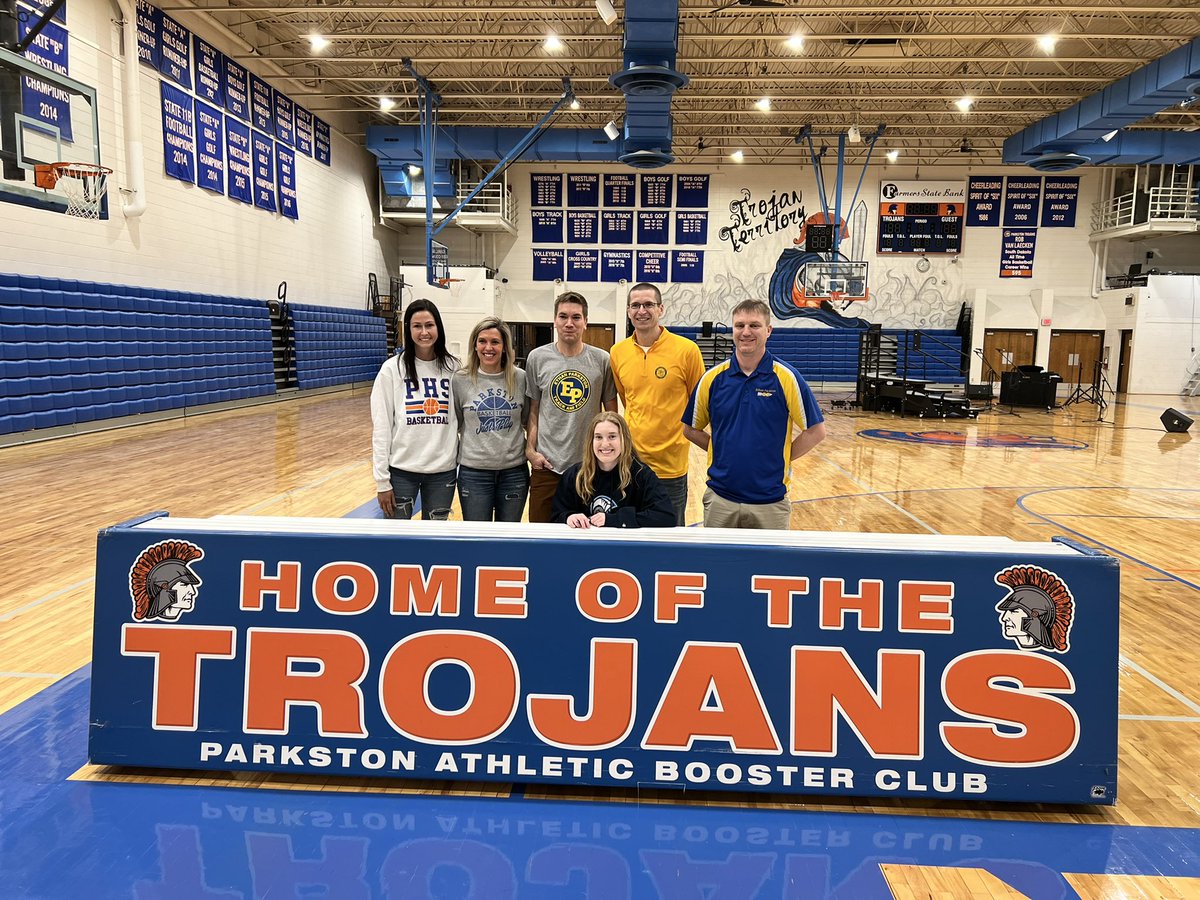 parkston_gbb's tweet photo. Congrats to Lindsey Roth on signing with DSU to be part of the cross country and track teams! #TrojanPride https://t.co/yLoG3RDkNO