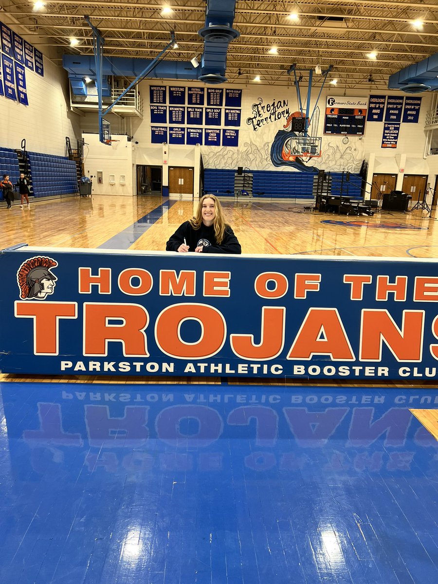 parkston_gbb's tweet photo. Congrats to Lindsey Roth on signing with DSU to be part of the cross country and track teams! #TrojanPride https://t.co/yLoG3RDkNO