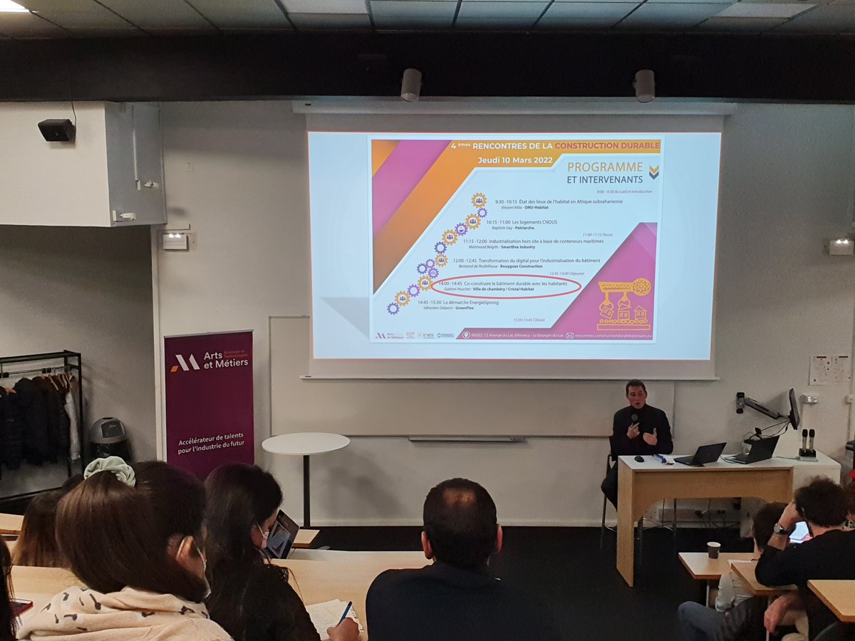 ArtsetMetiers_'s tweet photo. Une matinée riche aux #RencontresConstructionDurable avec @ONUHabitat_fr, @PatriarcheArchi, Smartbox Industry -réutilisation de containers maritimes pour la construction- et Bouygues Construction. On continue avec Cristal Habitat de @VilledeChambery et @GreenFlex. Merci à tous 🙏 https://t.co/HC26flKYTH