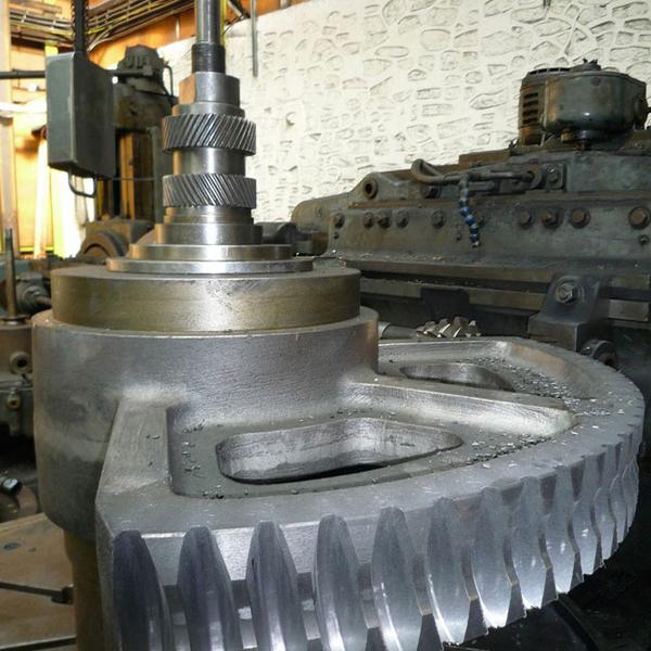 Sbtgears's tweet photo. We are specialists in the manufacture of worm and wheel gear sets. and we can manufacture from OEM drawings and damaged samples. Our vast experience allows us to reverse engineer even the most unrecognisable of samples. https://t.co/1xl7obStPJ #wormgear #gearmanufacturing https://t.co/zsVPi09YBM