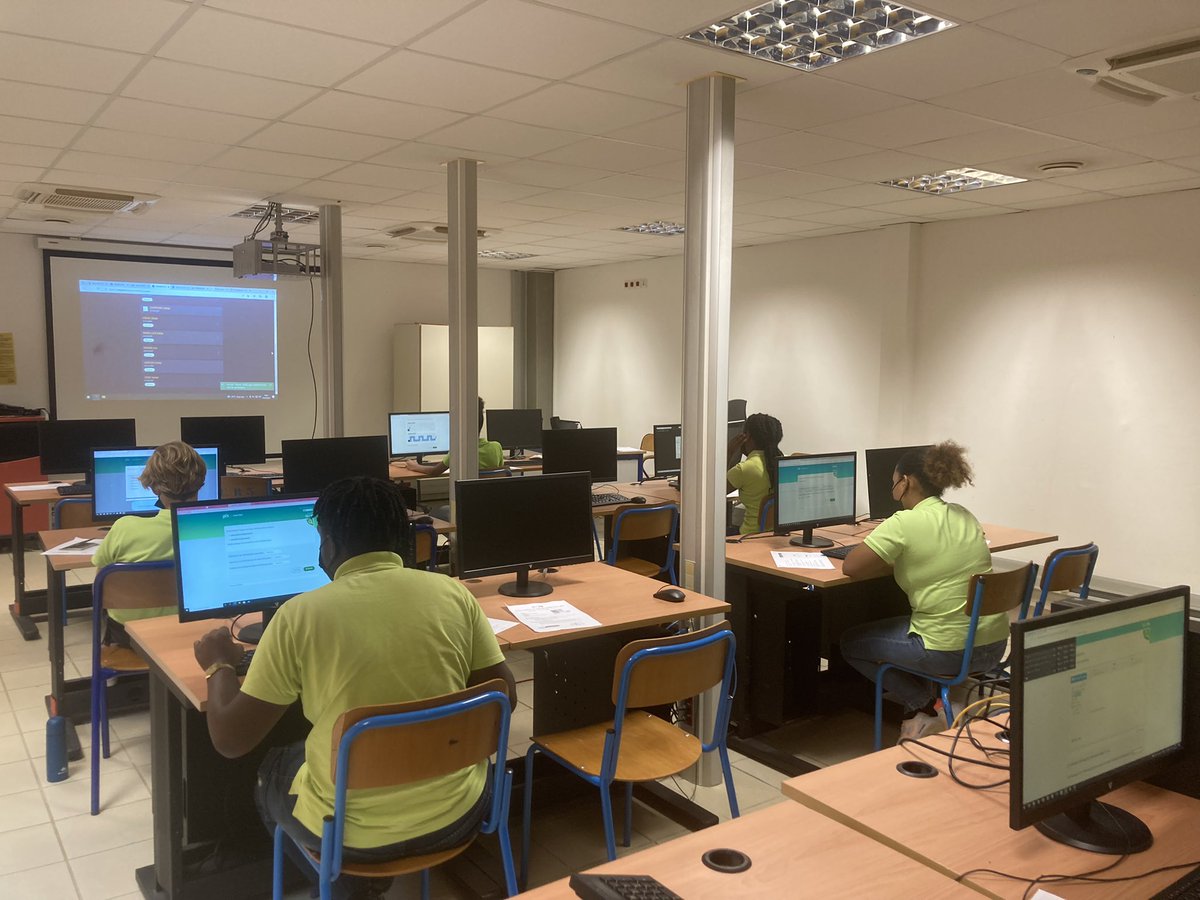 Première session de la série de certifications PIX en cours ! #CR3