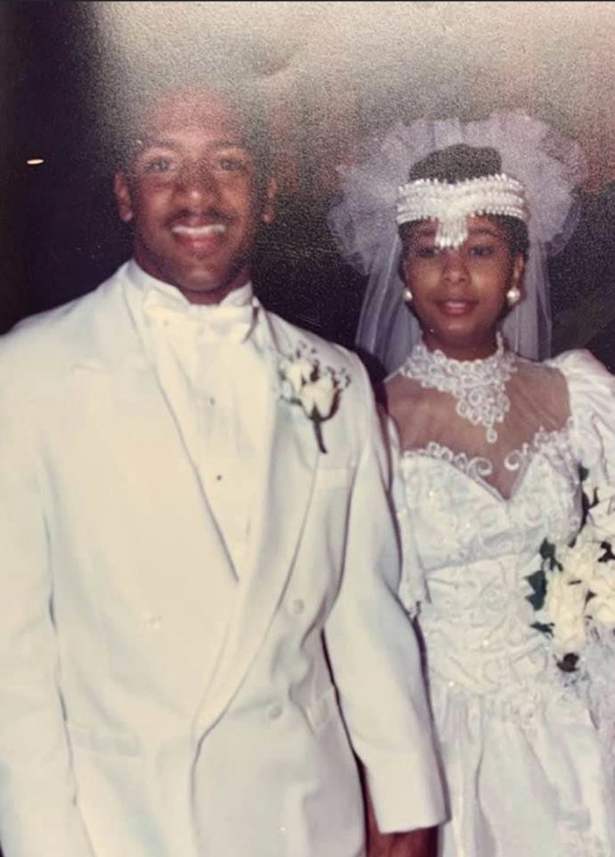 CoachColbert11's tweet photo. Our 32nd Year Anniversary today. So Thankful to God for my Beautiful Wife. #TheColberts
3-10-1990 https://t.co/oekghwHN6T