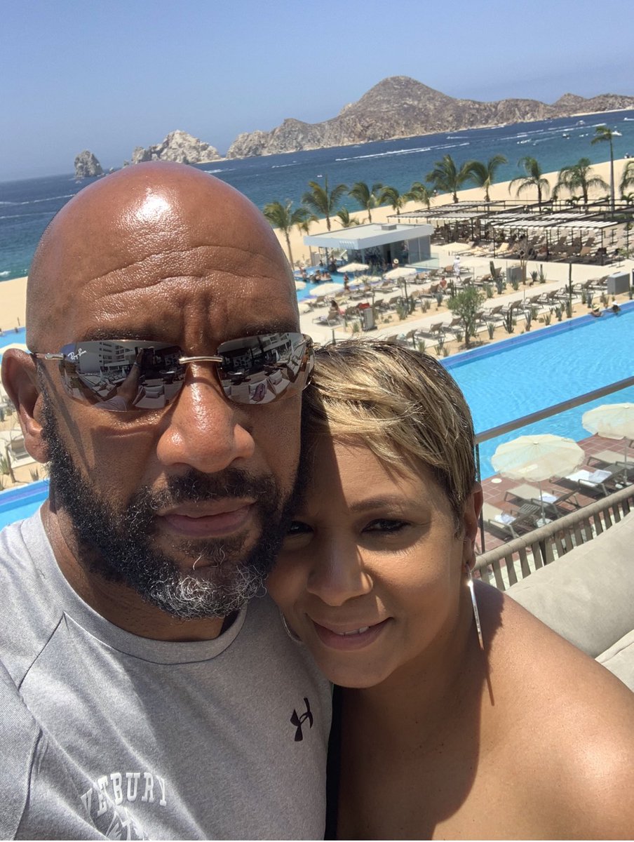 CoachColbert11's tweet photo. Our 32nd Year Anniversary today. So Thankful to God for my Beautiful Wife. #TheColberts
3-10-1990 https://t.co/oekghwHN6T