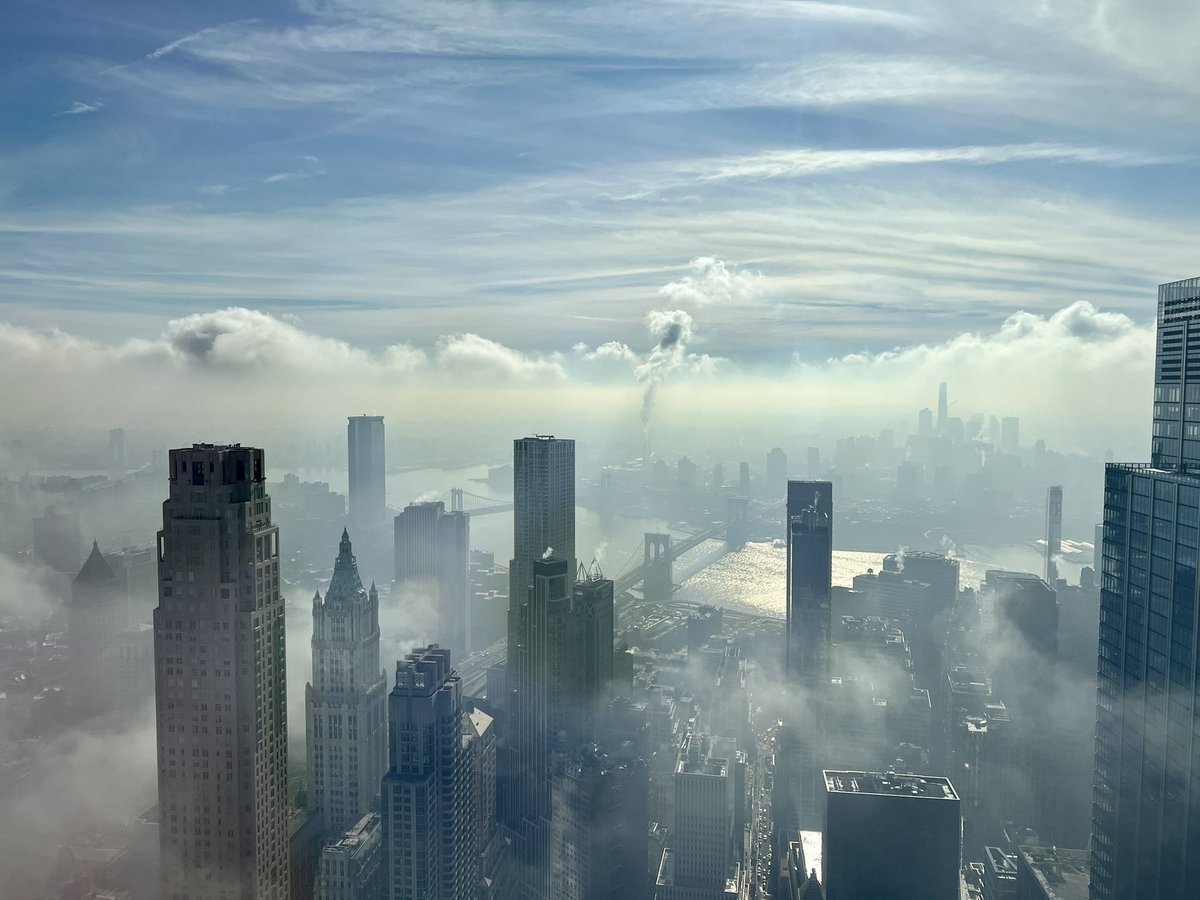 Dear_AbbyB's tweet photo. Some crazy office views today https://t.co/ihO78CA2sA
