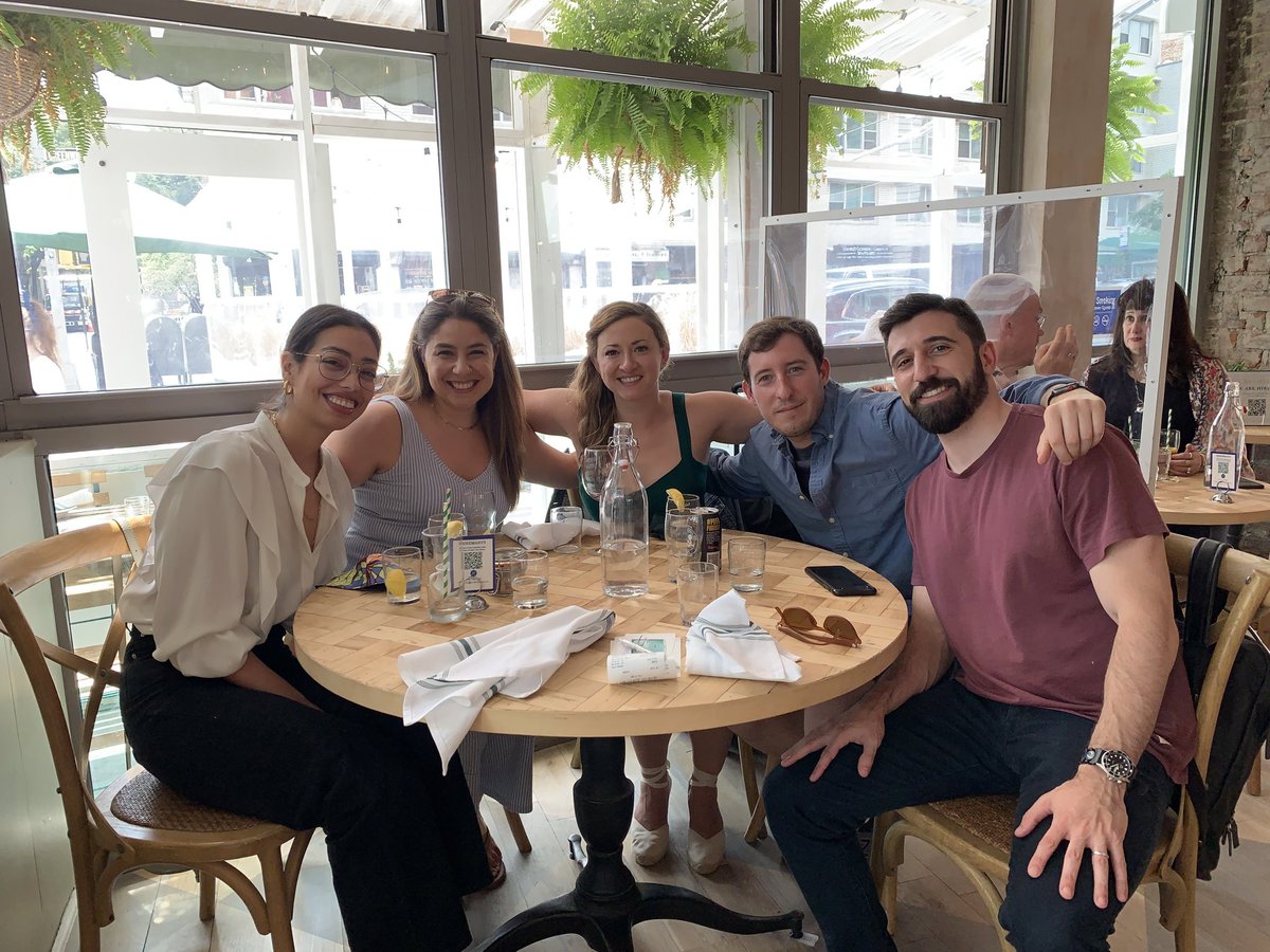 Laura King tweet media