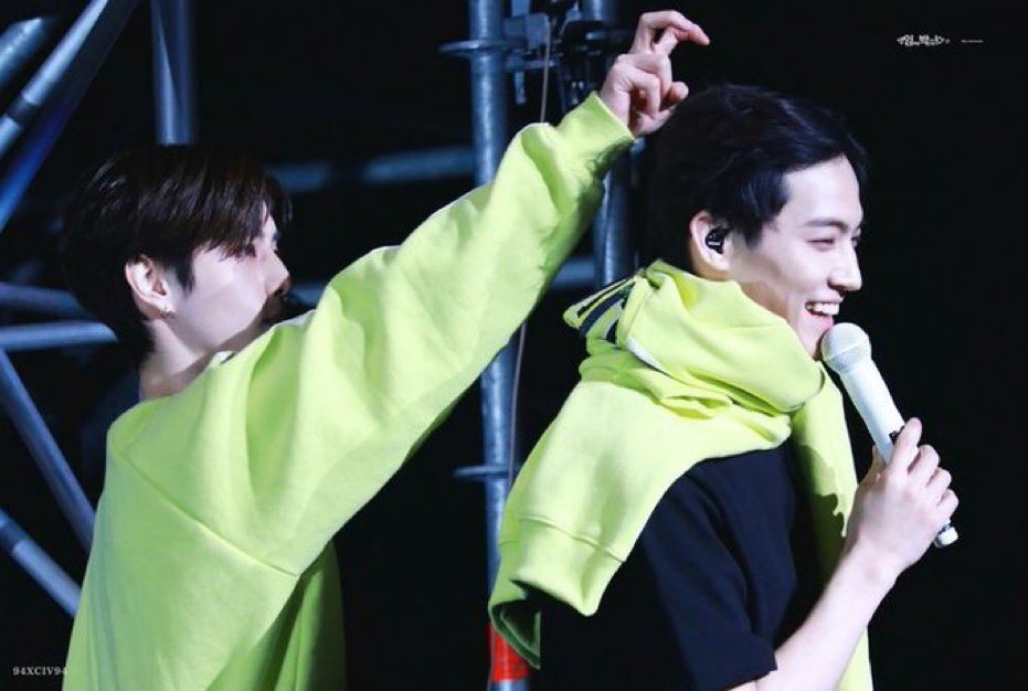 loeyoung_'s tweet photo. if im not mistaken, groups usually have the eldest member as their leader…. and got7 not subscribing to that custom makes jaebeom’s &amp; mark’s dynamic so cute to me heheheh https://t.co/3y62Uw0xiC