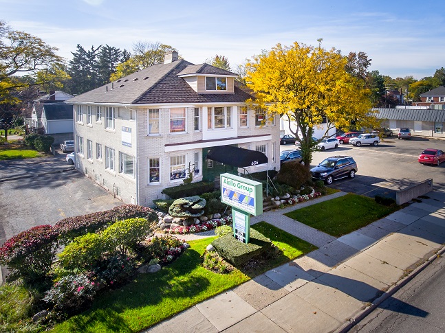 dominionra's tweet photo. Rachele Downs recently acquired a new listing in sought after Royal Oak. To learn more more this +/- 1,200 SF #office/mixed use space, which would be ideal for a counseling, massage, yoga or professional service firm, visit : https://t.co/JUFskinmsG
#forlease #royaloakmi #cpix https://t.co/RksuRDkX6z
