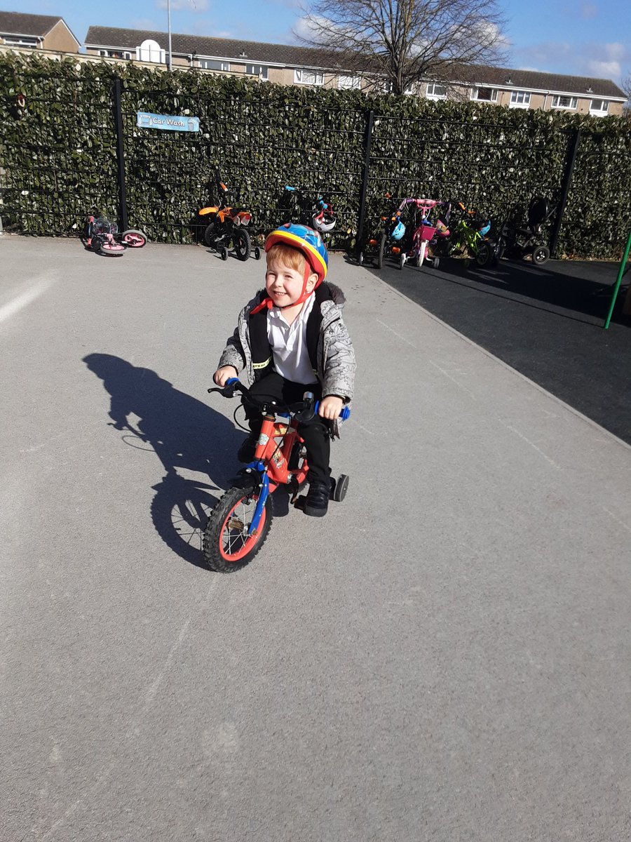 gcpfs1's tweet image. Today on our bikes we have been working on our spatial awareness @PrimaryGreat #gcpphysicaldevelopment