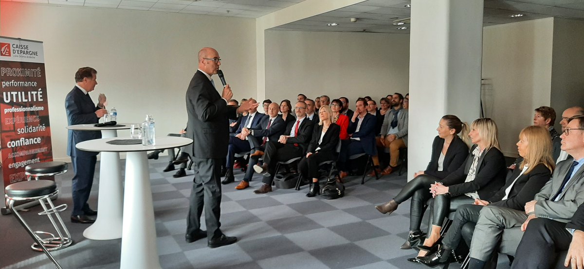 CaissEpargneLDA's tweet photo. Laurent Mignon, président du directoire @GroupeBPCE est présent ce jeudi au siège de la @CaissEpargneLDA afin d'évoquer le plan stratégique 2021-2024 et les nombreuses ambitions du Groupe et de CELDA.
Une dynamique collective pour un seul objectif : Être Utile à tous nos clients https://t.co/UVjBNpQe2b