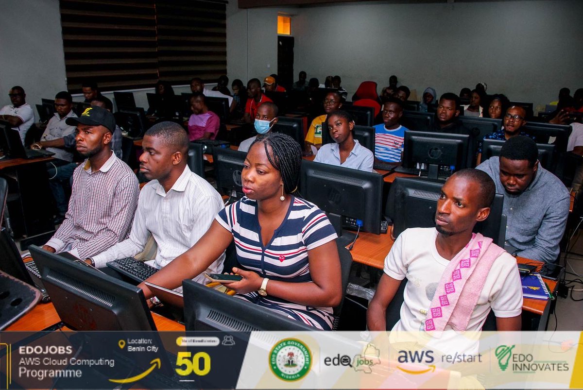 EdoHub's tweet photo. It has been an amazing learning experience for the 50 participants of the ongoing cloud computing class organized by @edojobs through @edoinnovates in collaboration with @amazonwebservices re/start

📸 scenes from the classroom 

#cloudcomputing #cloudpractitioners https://t.co/BMfrDqbALj