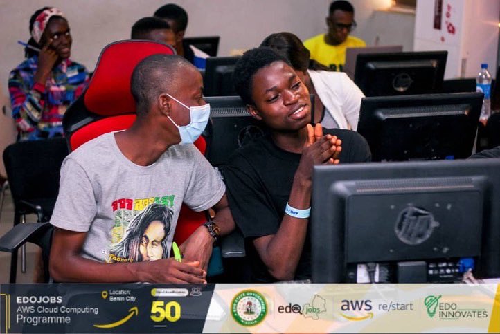 EdoHub's tweet photo. It has been an amazing learning experience for the 50 participants of the ongoing cloud computing class organized by @edojobs through @edoinnovates in collaboration with @amazonwebservices re/start

📸 scenes from the classroom 

#cloudcomputing #cloudpractitioners https://t.co/BMfrDqbALj