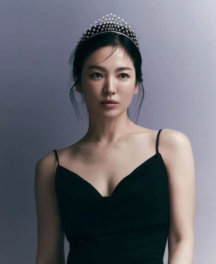 ghe0419's tweet photo. Song Hye Kyo for Chaumet ❤️
#SongHyeKyo
#Chaumet
#TheGlory 
#kyo1122 https://t.co/ONKV0N2SEP