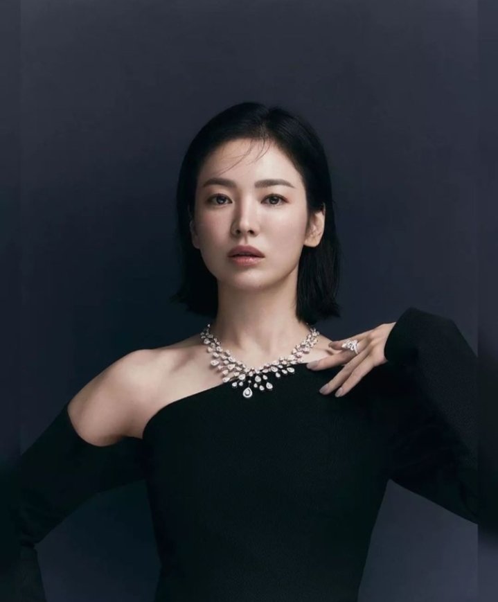 ghe0419's tweet photo. Song Hye Kyo for Chaumet ❤️
#SongHyeKyo
#Chaumet
#TheGlory 
#kyo1122 https://t.co/ONKV0N2SEP