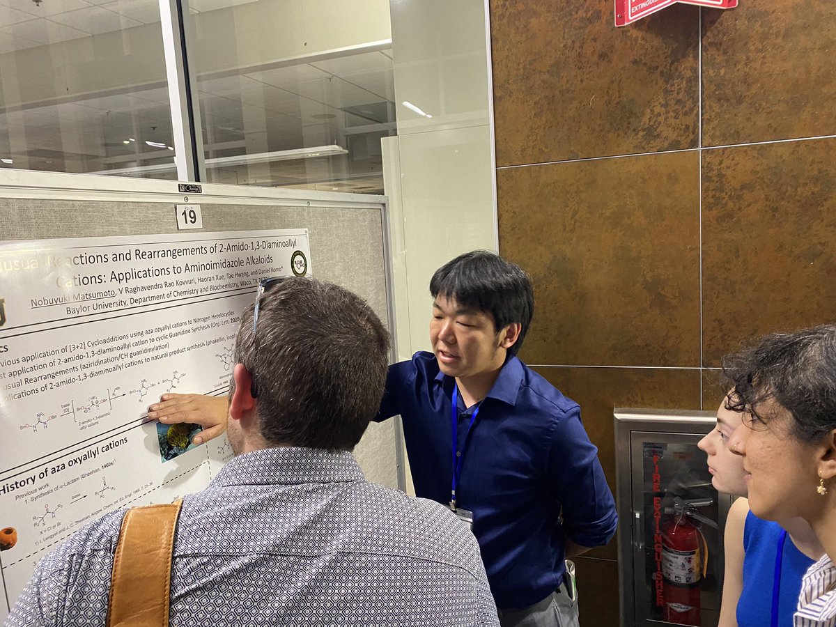 RomoGrp_Baylor's tweet photo. Nobuyuki guanidinylating Florida at #FloHet2022 …��🏽 https://t.co/u8AtVmXsAX